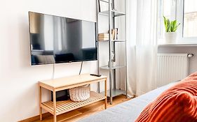 Apartament typu studio przy Nawrot 50